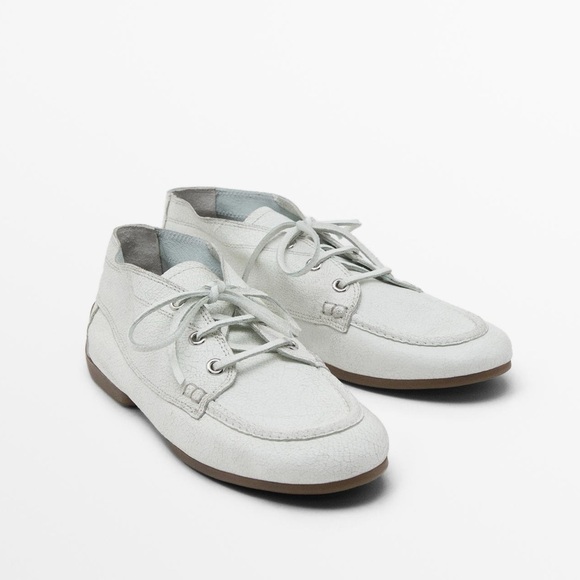 NWT. Massimo Dutti White Cracked Soft Leather Boot-Style Deck Shoes. Size 8.